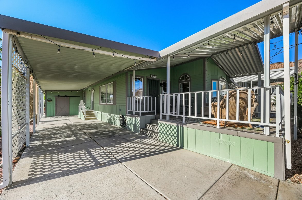 585 Lake Superior Lane