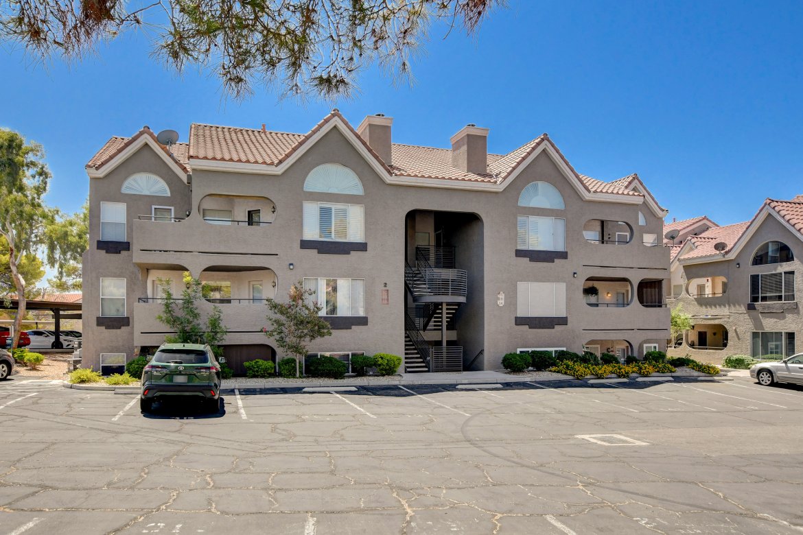 701 Capri Drive, 3B